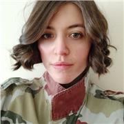 Offro lezioni private a bambine e bambini delle elementari e medie adattandomi alle loro esigenze